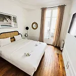 Appartement De Luxe Avec Vue Sur La Tour Elfile